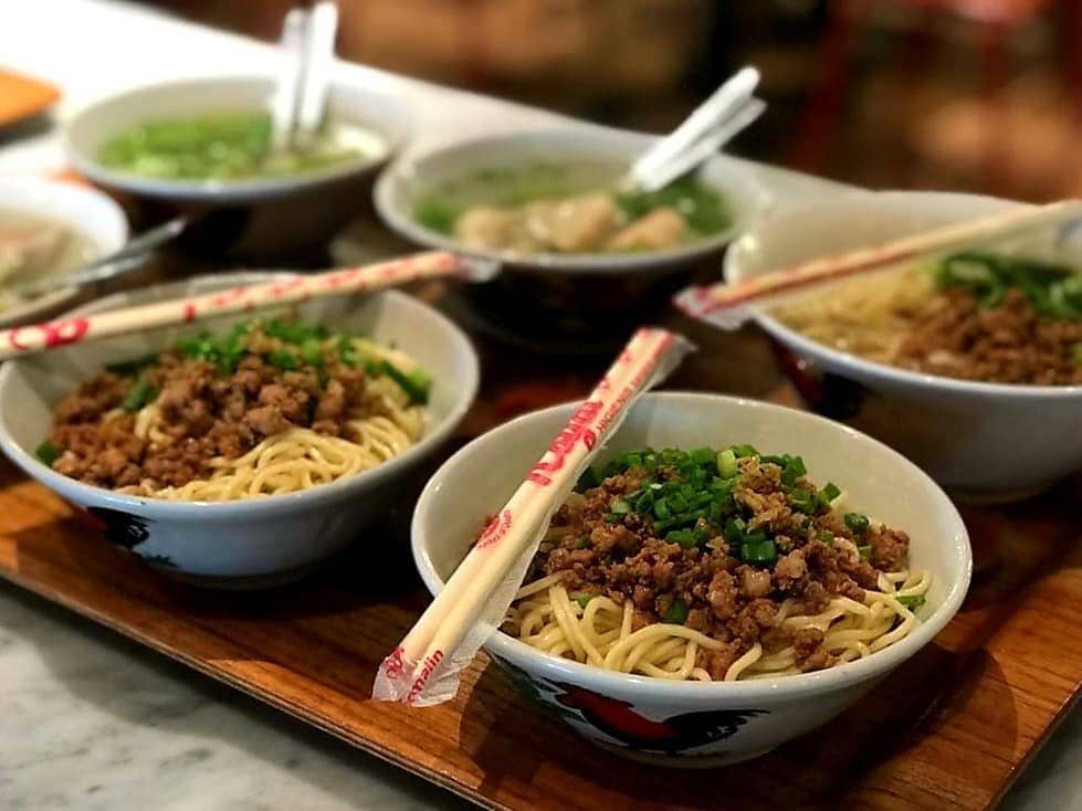 instagram.com/mienaripan