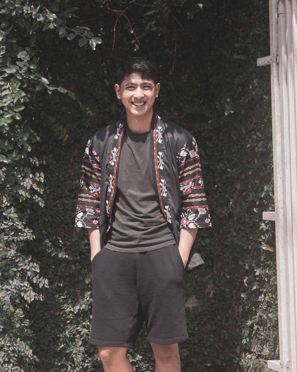 instagram.com/arya.saloka