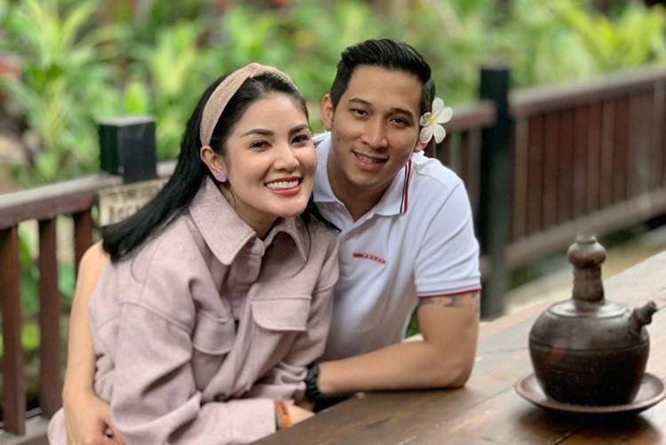 9 Fakta di Balik Gugatan Cerai Nindy Ayunda Saat Suami Dipenjara