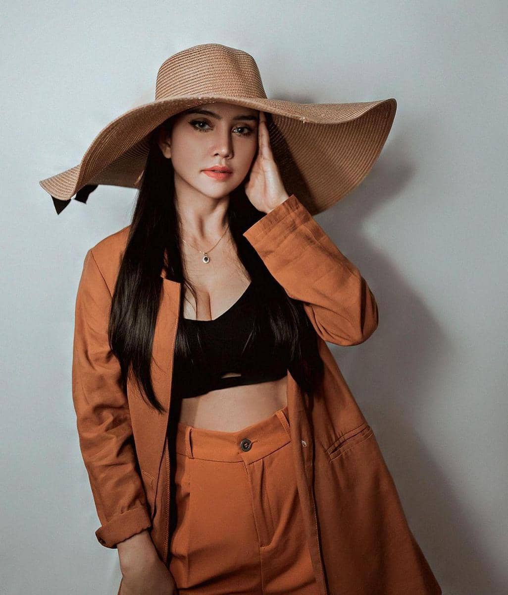 instagram.com/dj.joana