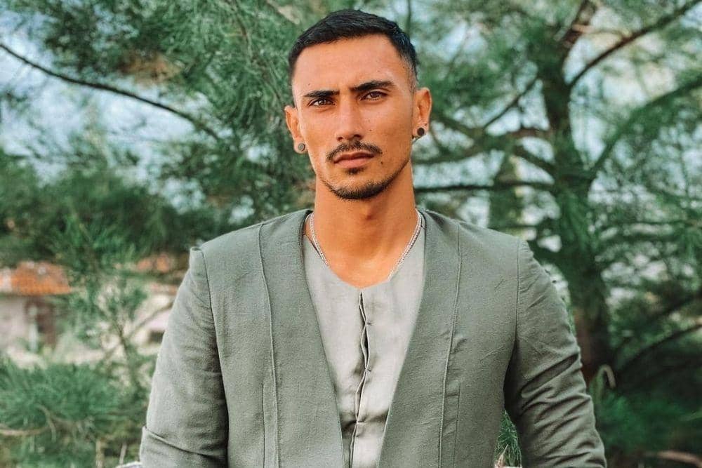 instagram.com/v.andrianto