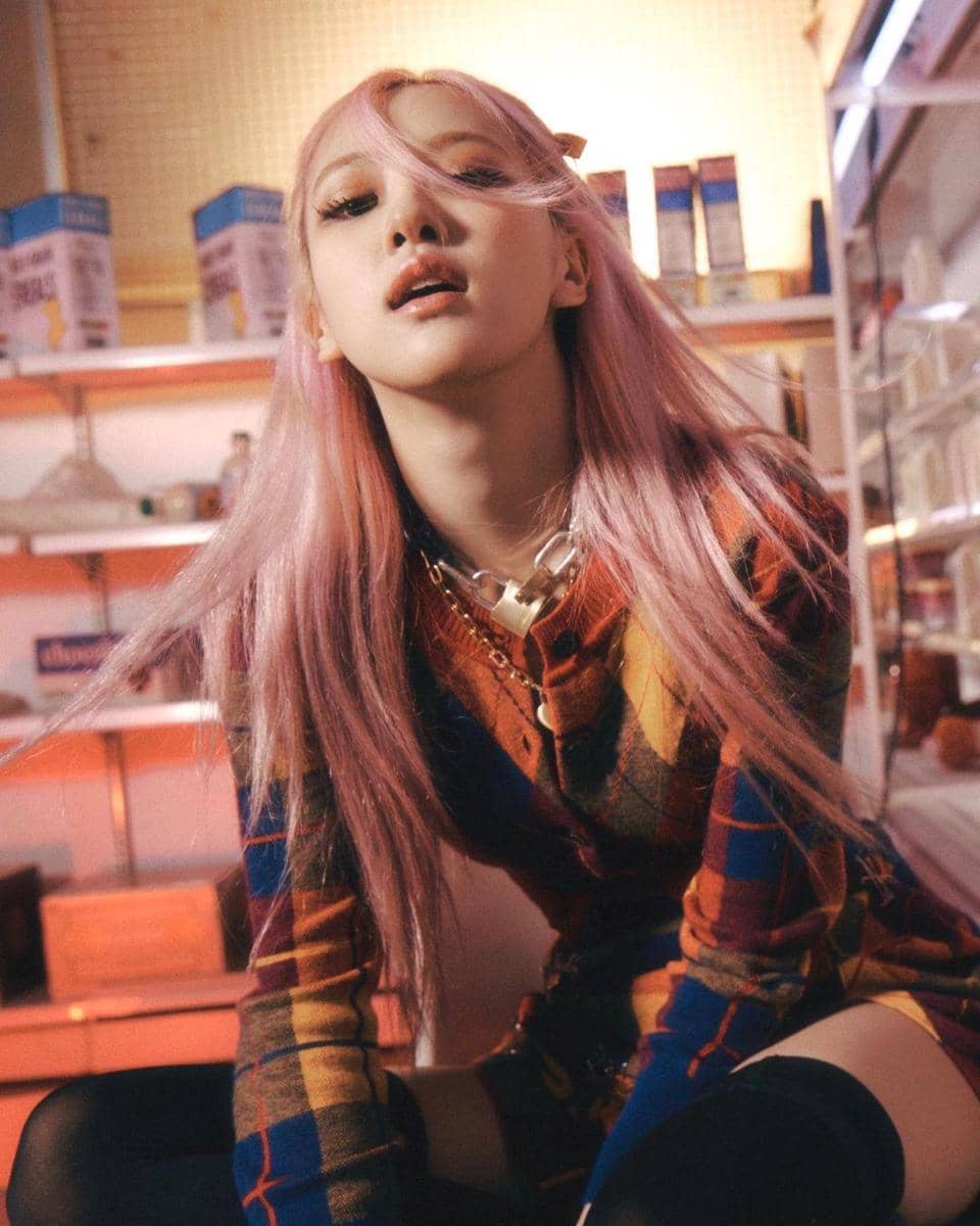 instagram.com/roses_are_rosie