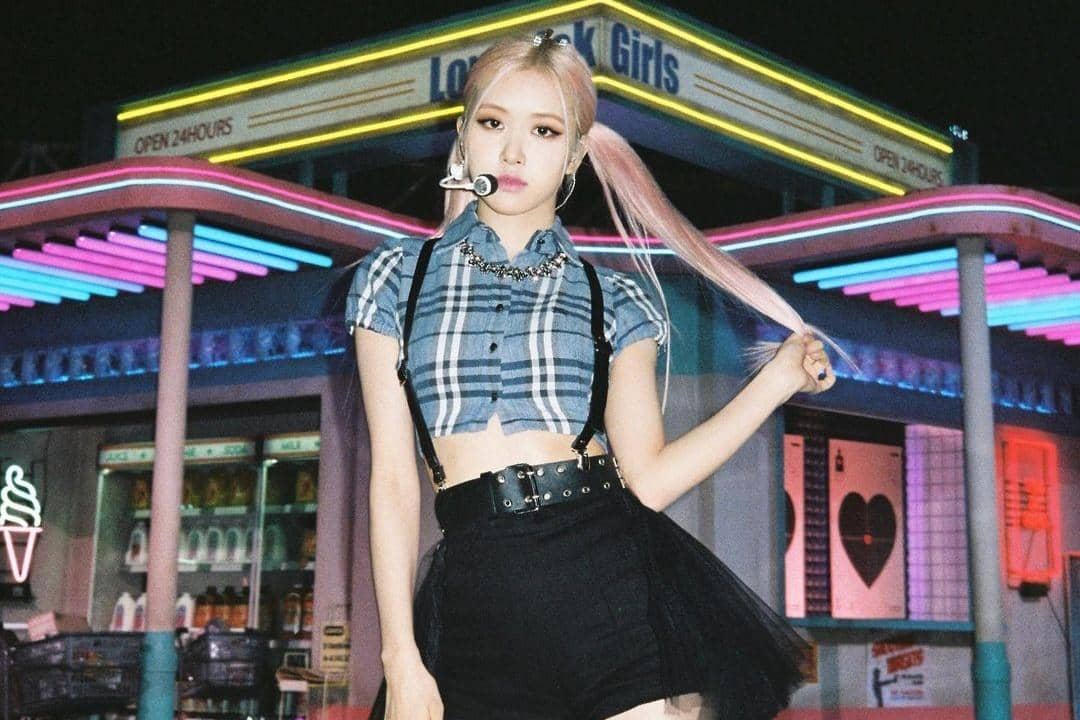 instagram.com/roses_are_rosie