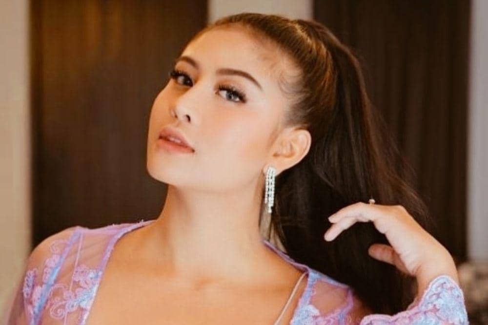 instagram.com/awkarin