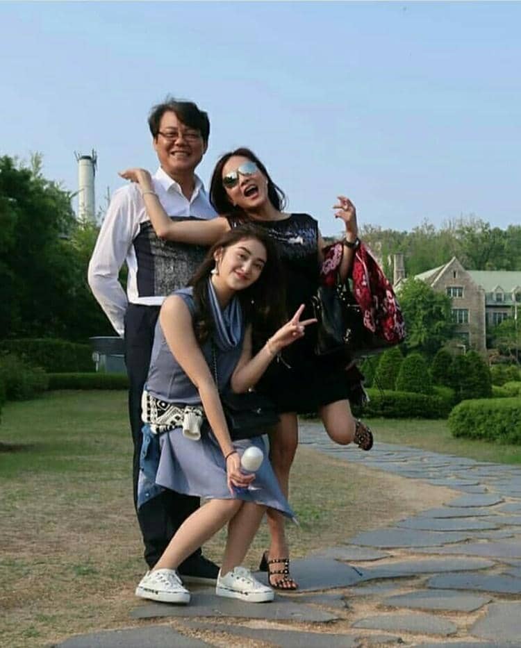 Instagram.com/aku_is_dewie