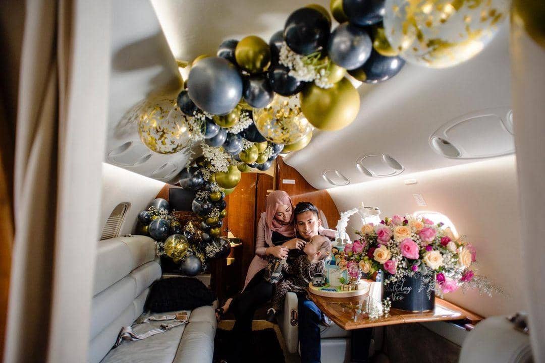 instagram.com/rachelvennya