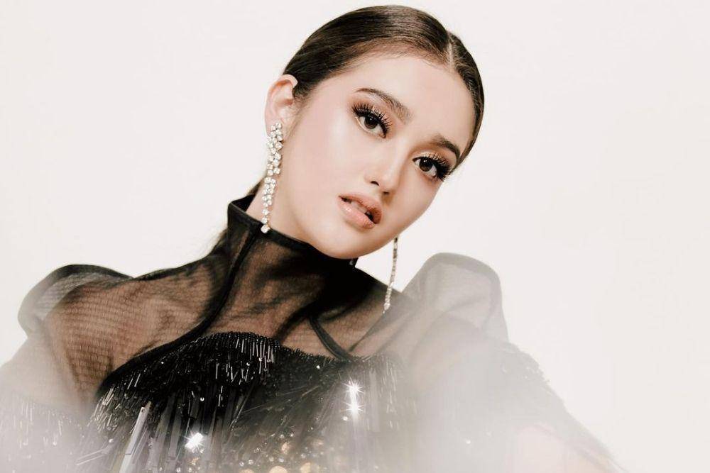 7 Pesona Ranty Maria, Mantan Aktris Cilik yang Kini Makin Stunning 