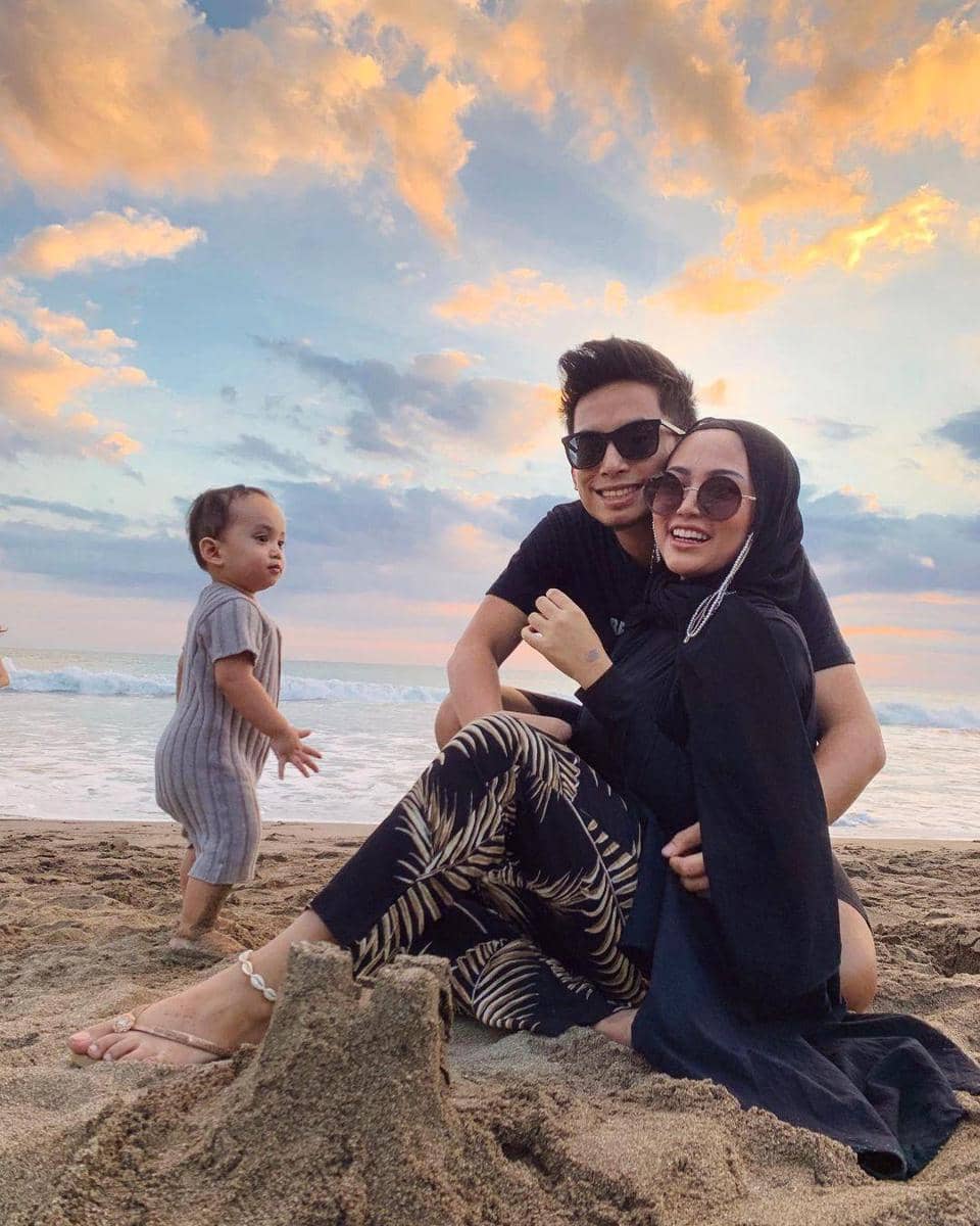 instagram.com/rachelvennya