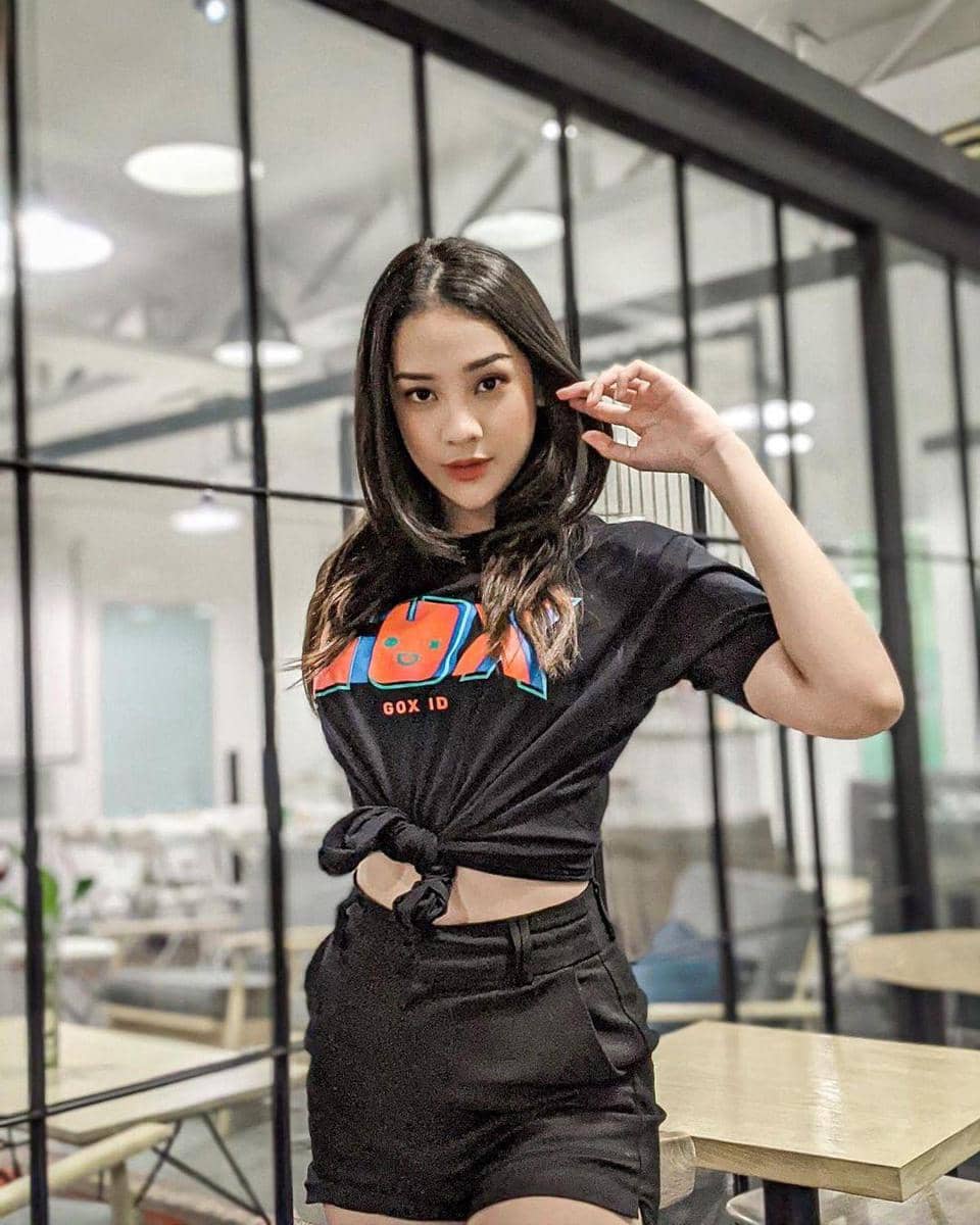 instagram.com/anyageraldine