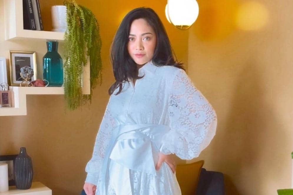 instagram.com/rachelvennya