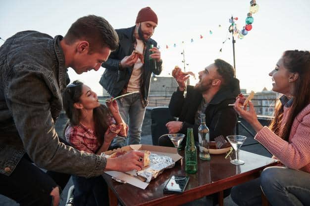 freepik.com/standret