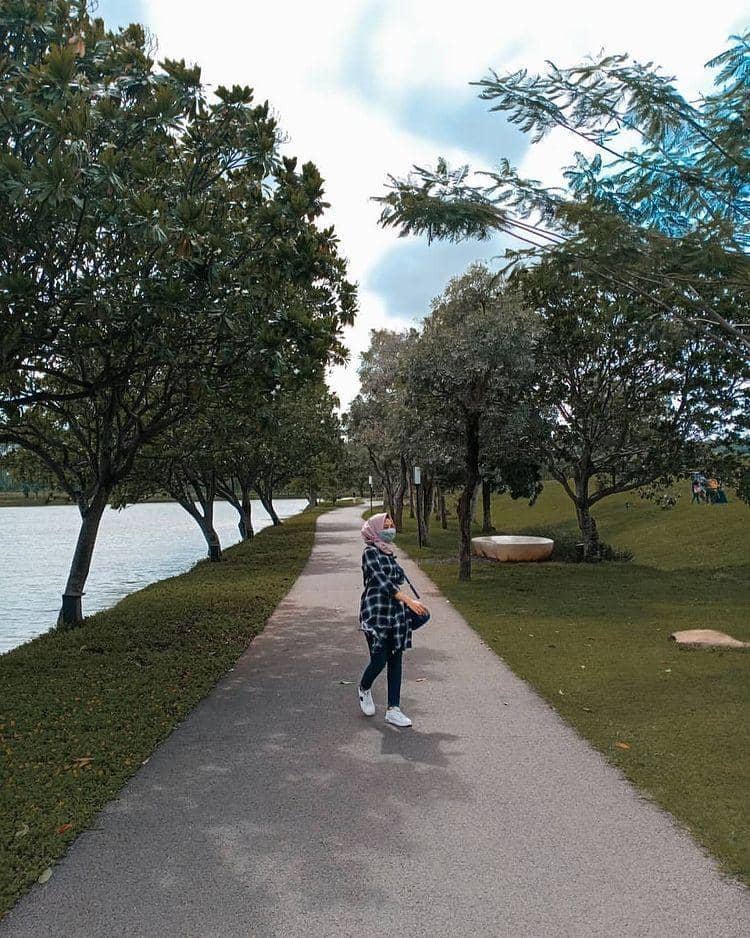 instagram.com/ febrianaip_