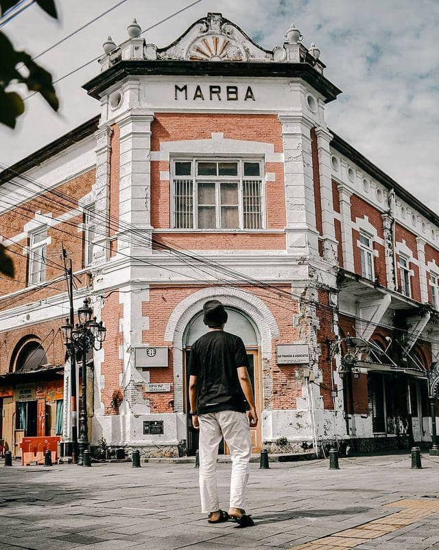 instagram.com/ aar.dhi