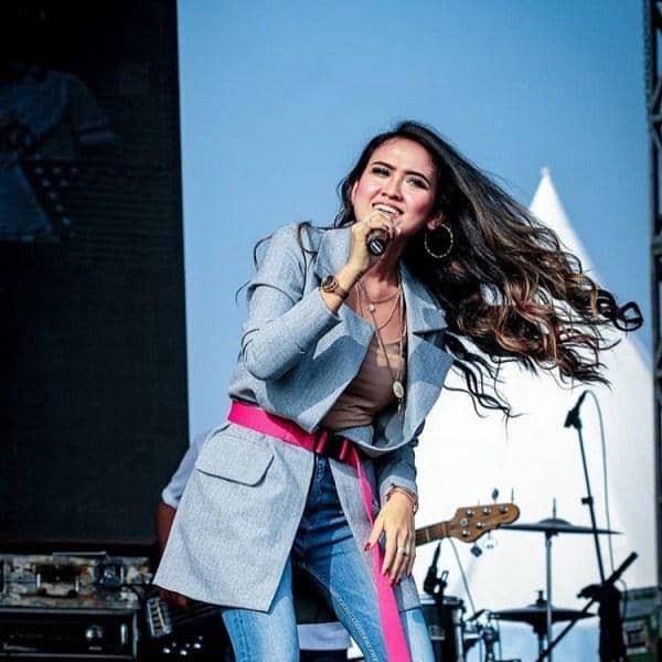 instagram.com/meggydiazworld