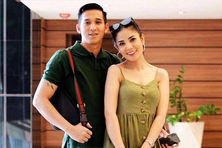 Umbar Aib Suami, 7 Fakta Mengejutkan di Balik Perceraian Nindy Ayunda