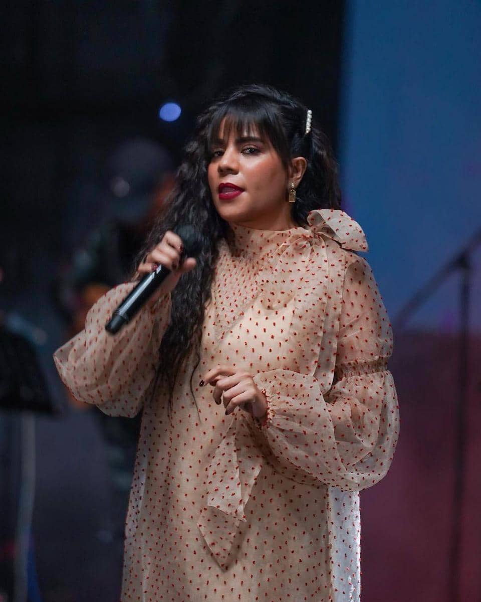 instagram.com/mikhelia