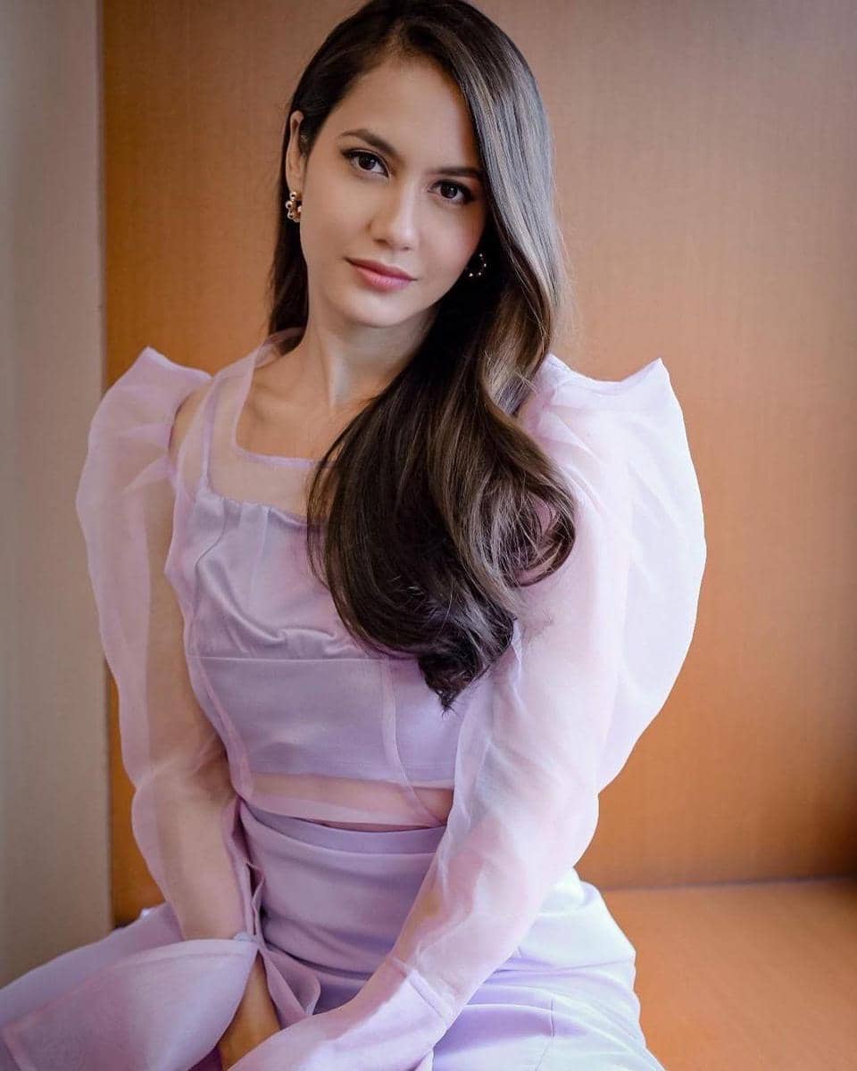 instagram.com/pevpearce