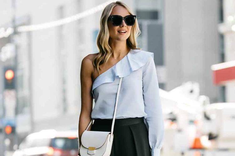 Atasan One Shoulder untuk Tampil Chic