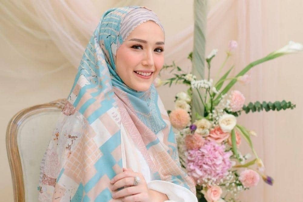 instagram.com/adeliapasha