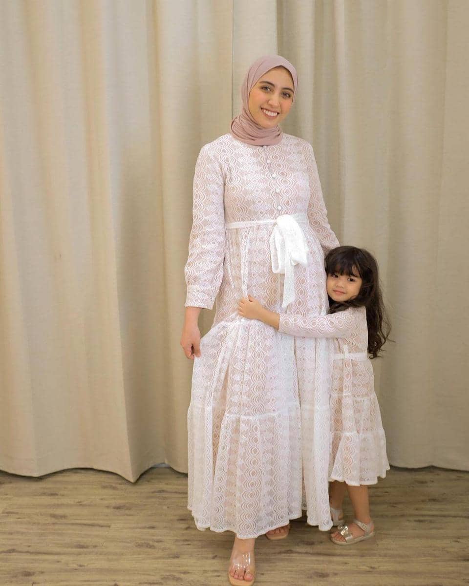 instagram.com/vickyalaydrus