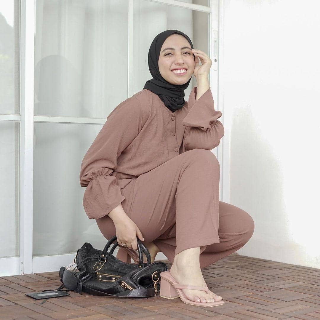 instagram.com/vickyalaydrus