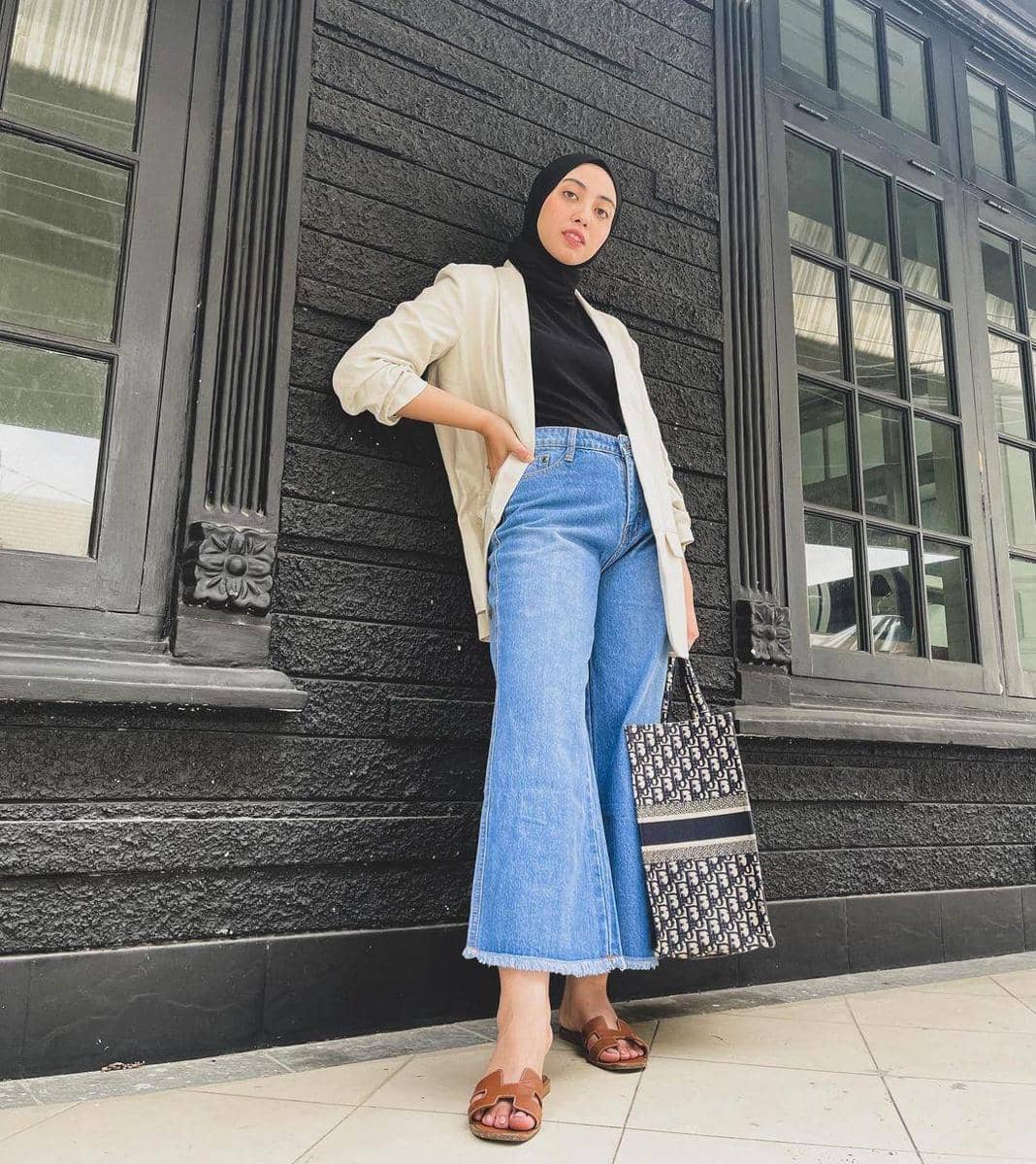 instagram.com/vickyalaydrus