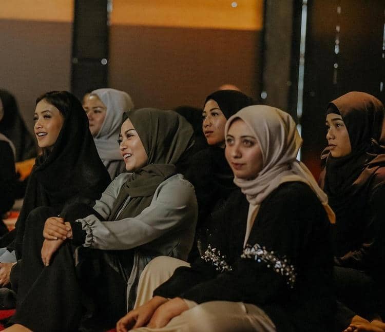 Instagram.com/rachelvennya