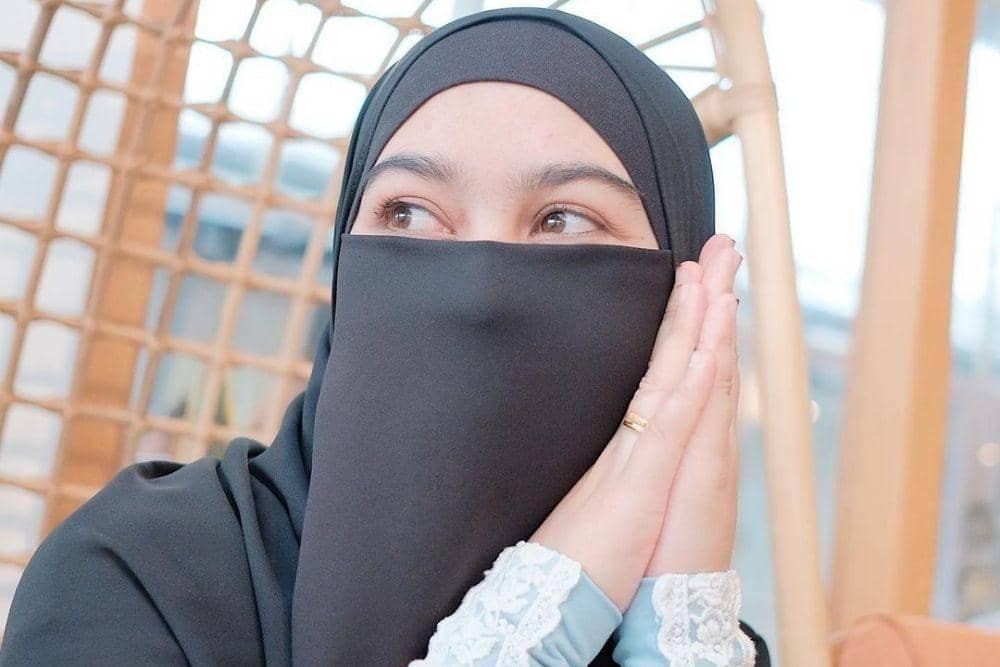 instagram.com/wardahmaulina_