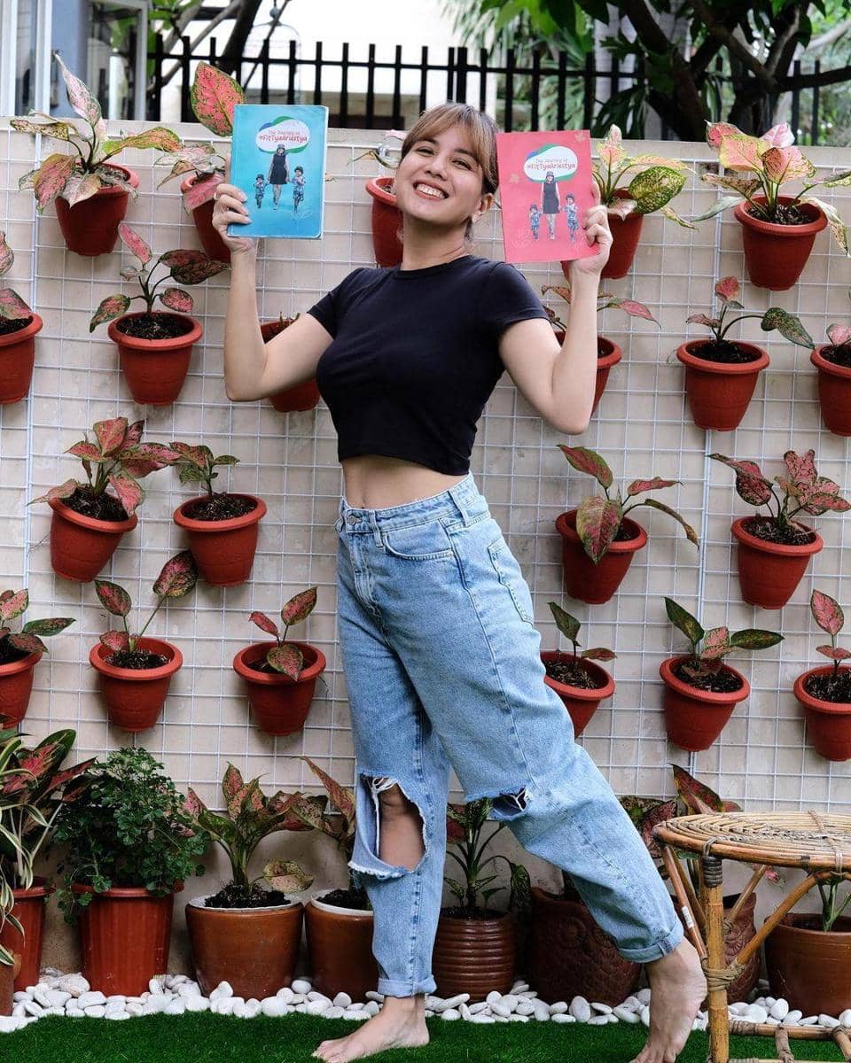 Instagram.com/tya_ariestya