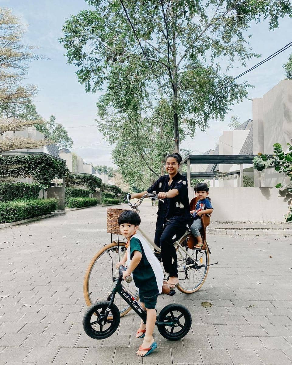 instagram.com/putrititian/