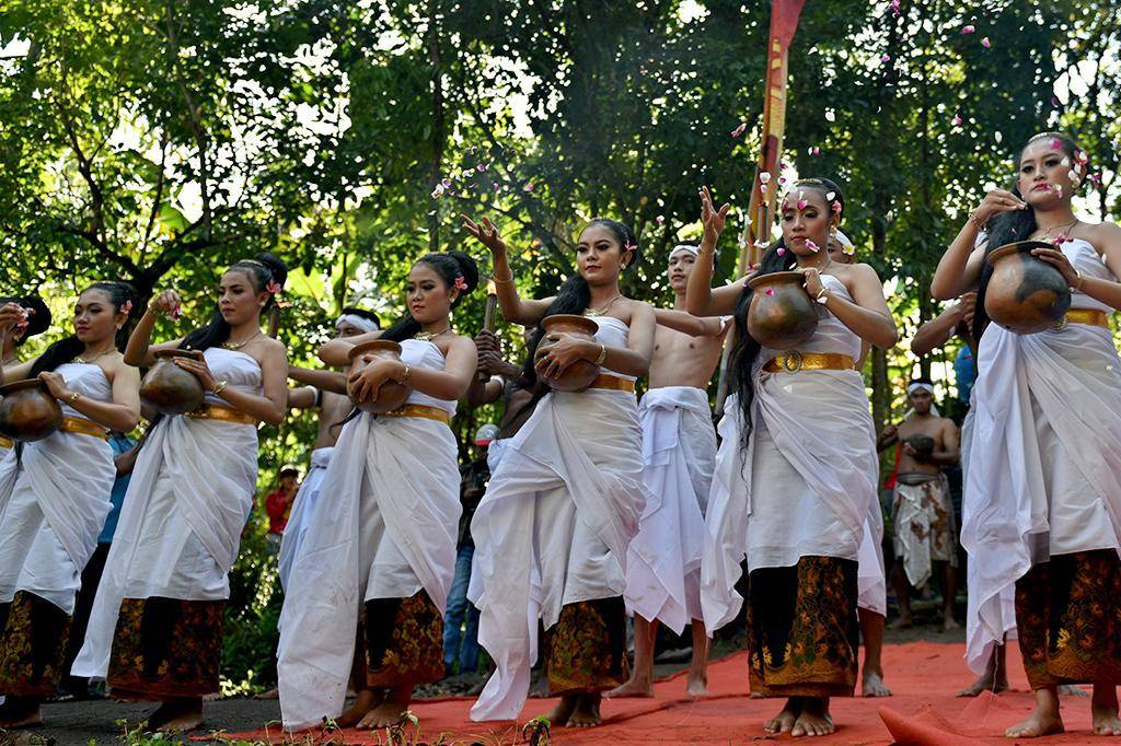 7 Tradisi Unik Isra Miraj di Indonesia, Rekomendasi Traveling Budaya
