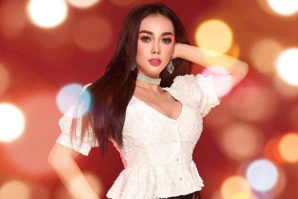 instagram.com/bebby_fey