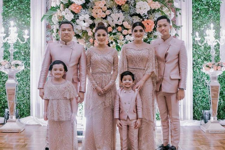 Jelang Aurel Nikah, 10 Potret Meriah Gala Dinner Keluarga Hermansyah
