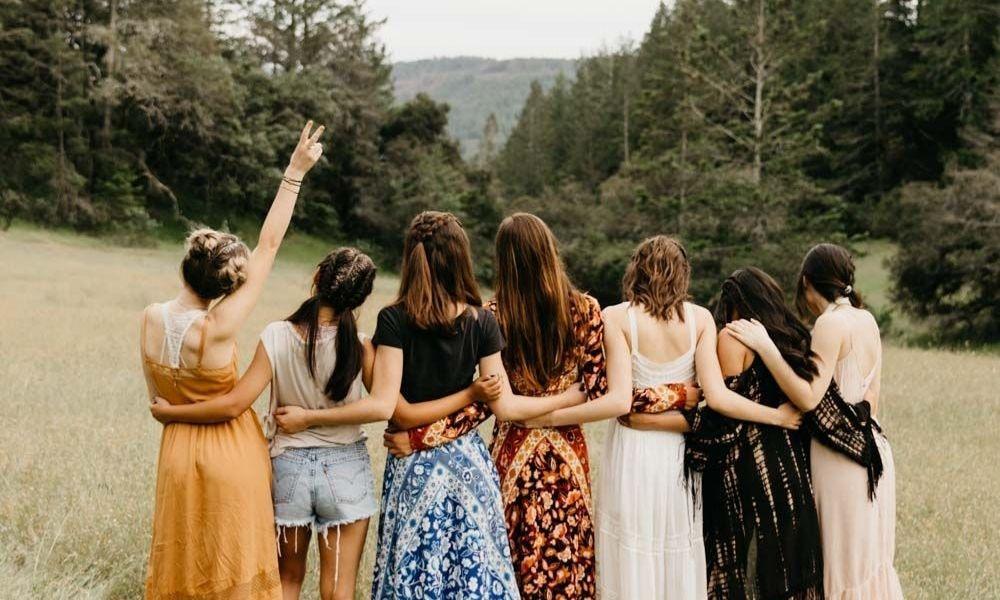 Ini 9 Cara Membantu Sahabat Move On Pasca Putus Cinta