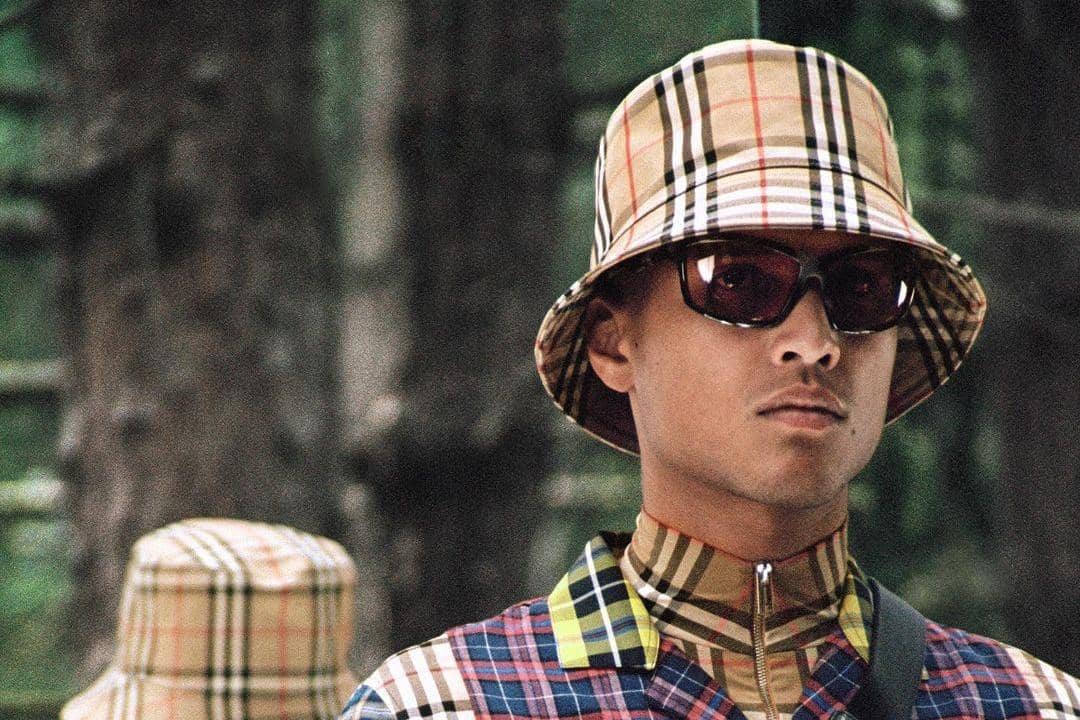 instagram.com/burberry