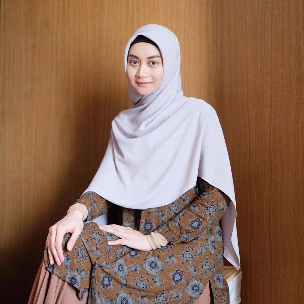 Instagram.com/ayupratiwi