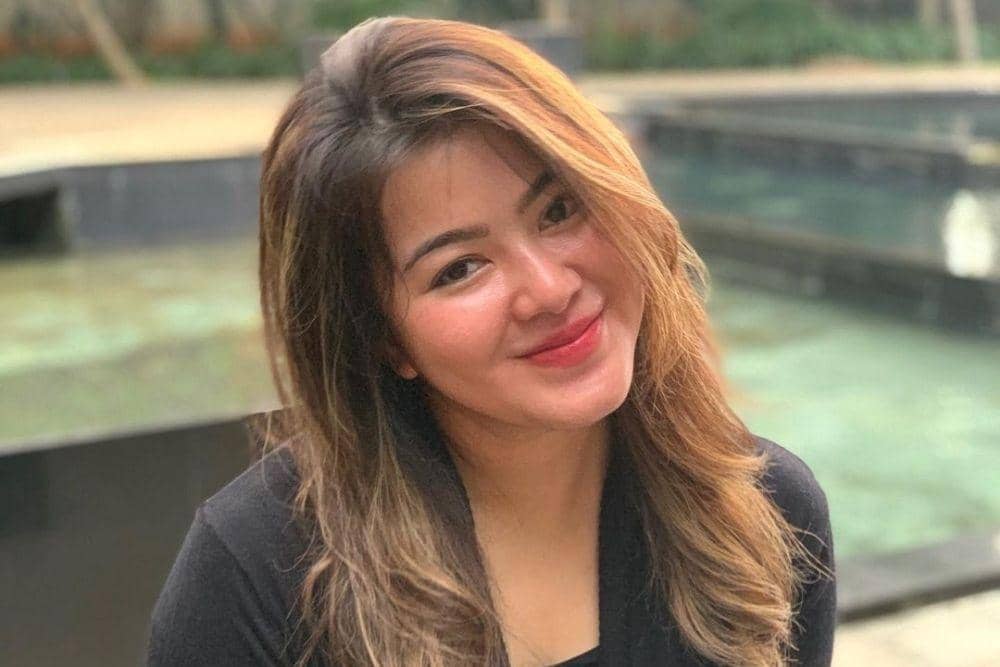 instagram.com/stharia