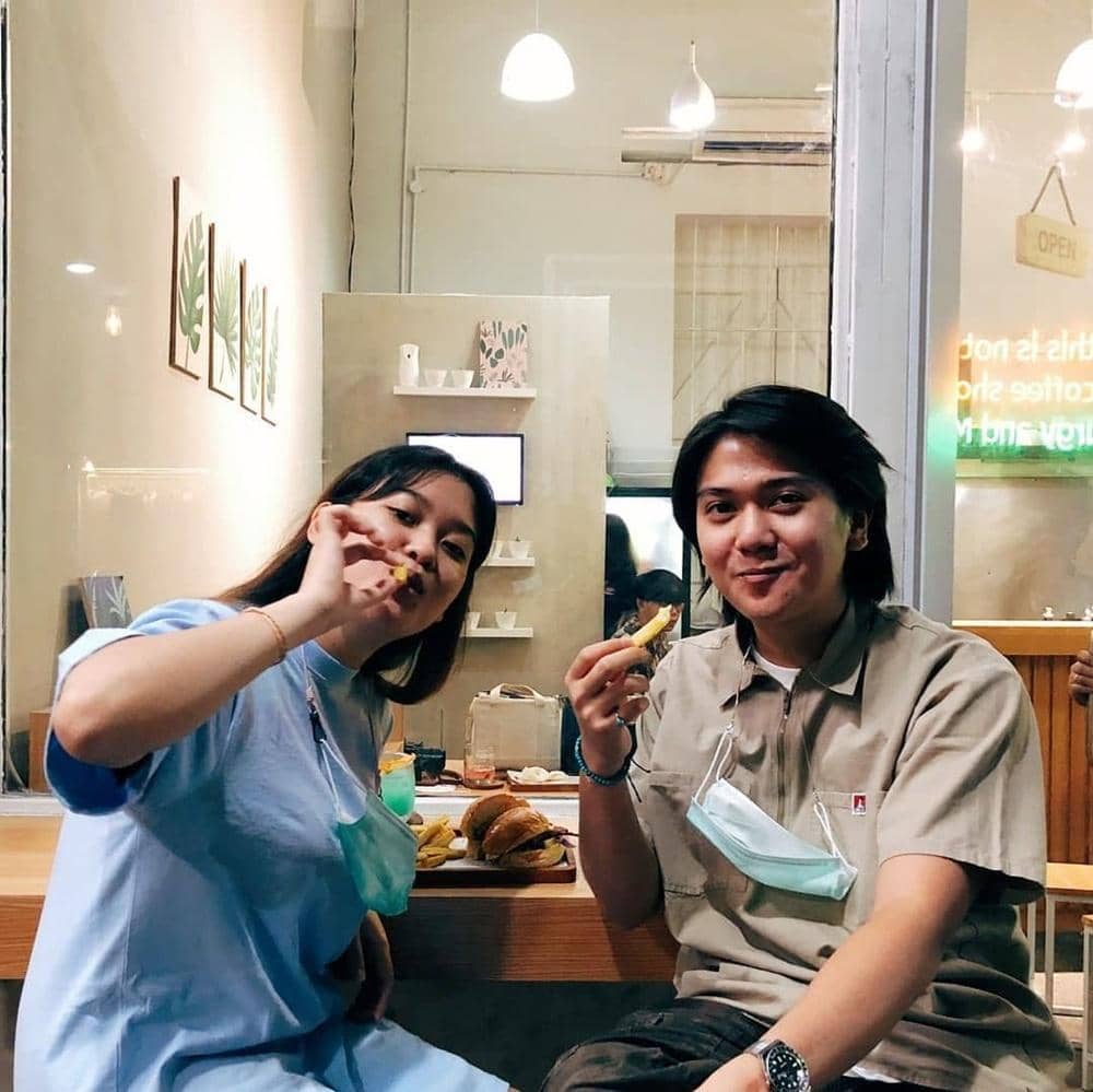 Twitter.com/zidnylthfa