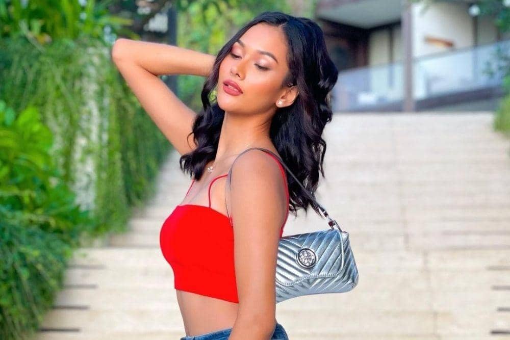 instagram.com/aurrakharishma