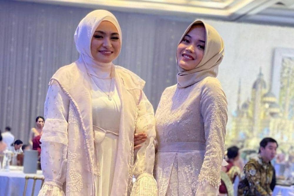 instagram.com/nathalieholscher