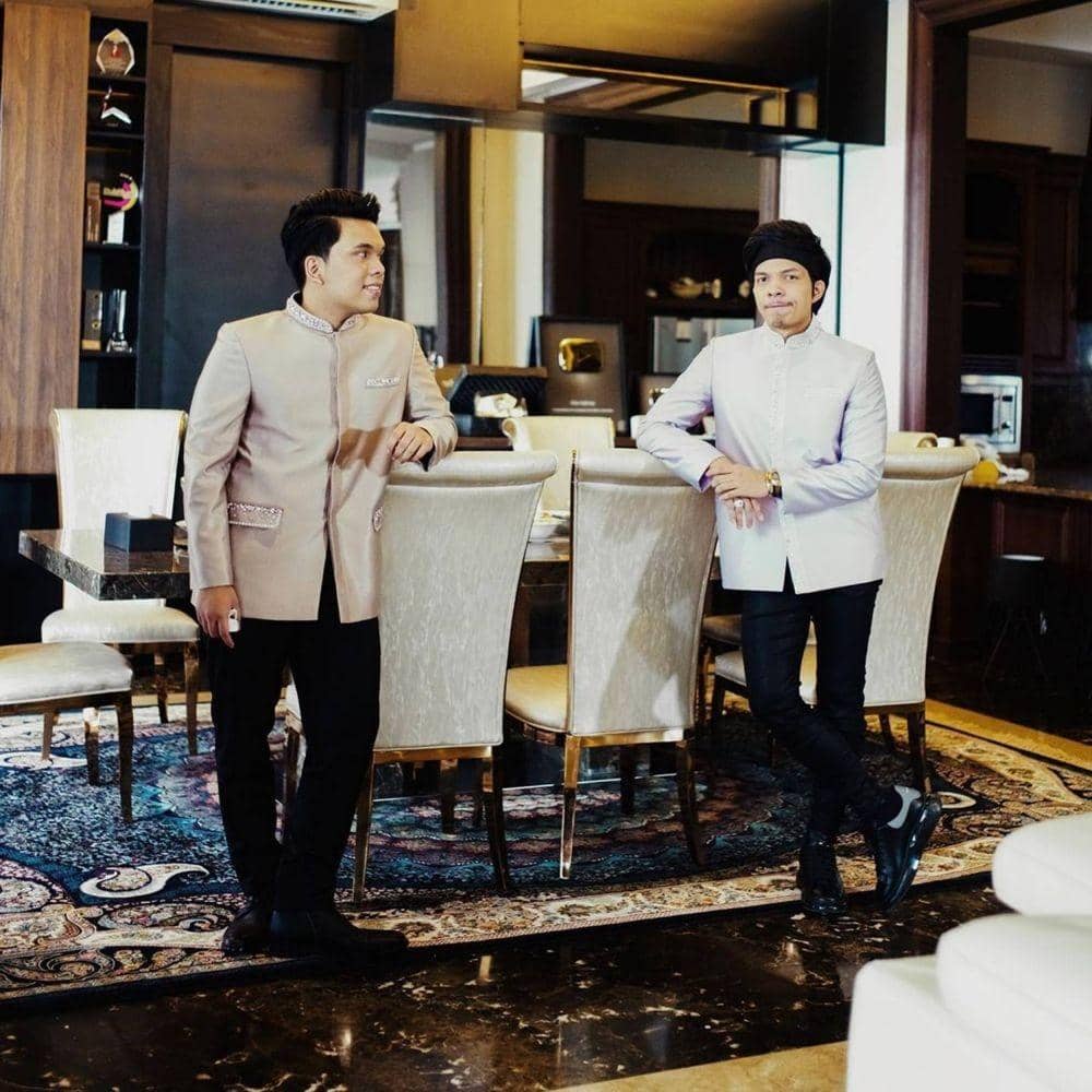 Instagram.com/thariqhalilintar