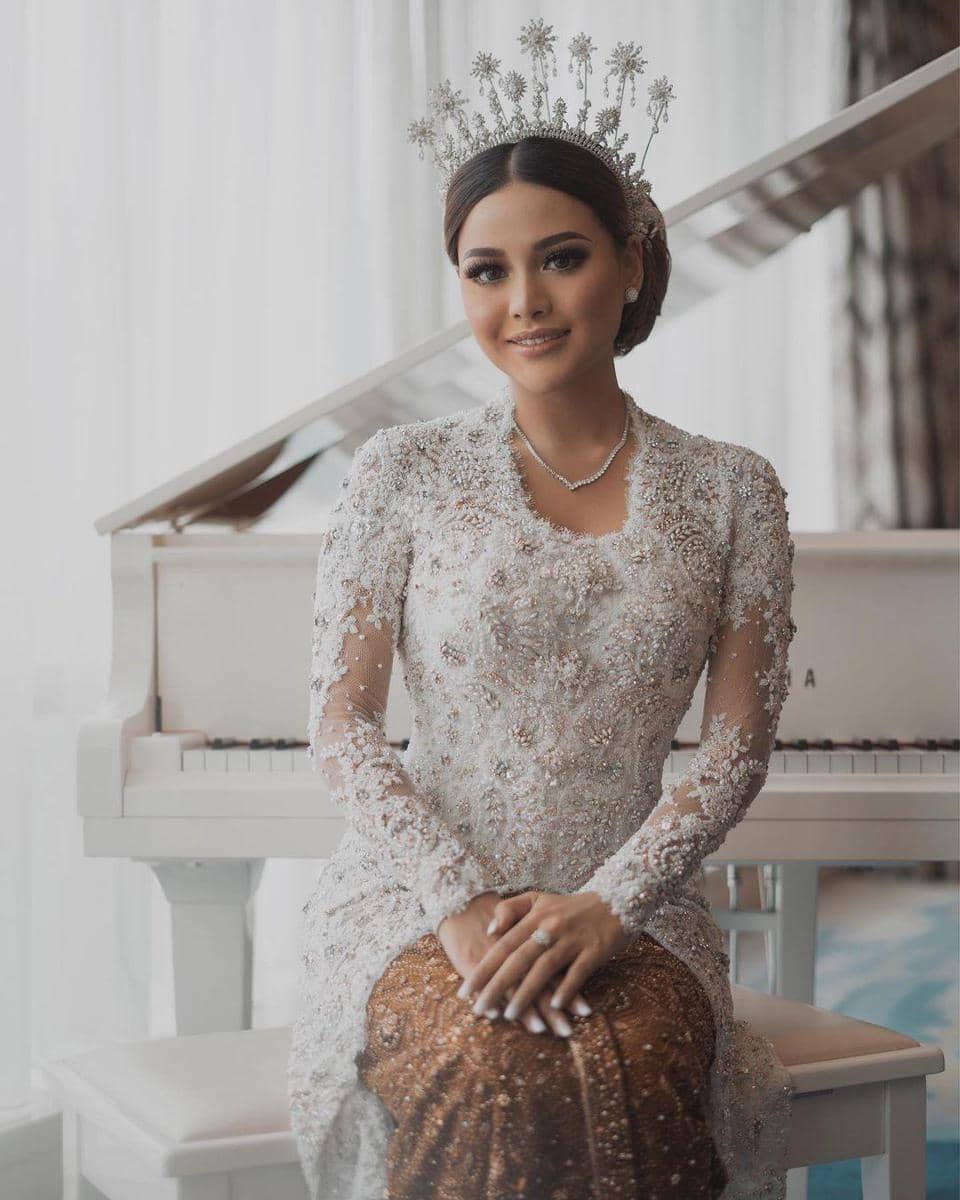 instagram.com/aurelie.hermansyah