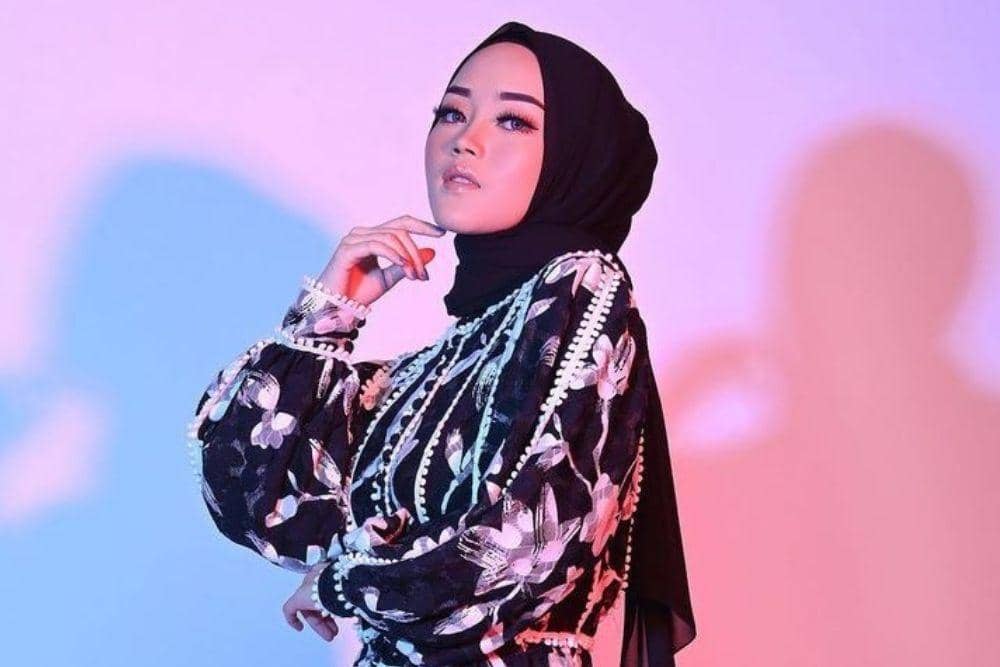 instagram.com/putridelinaa