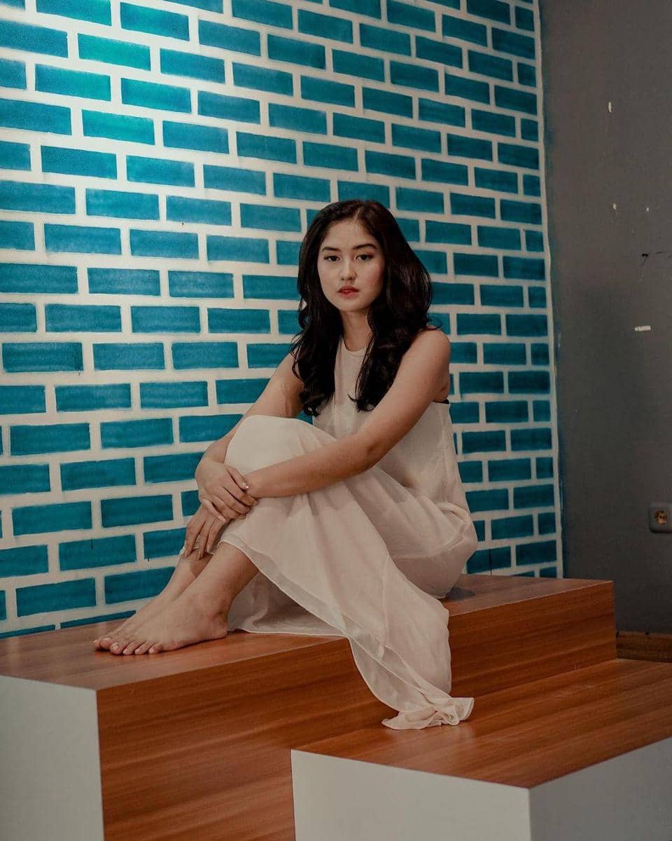 instagram.com/ochi24