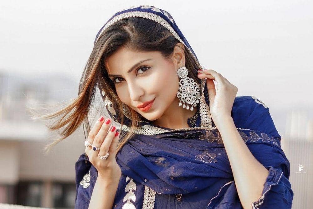 instagram.com/sanakhan00