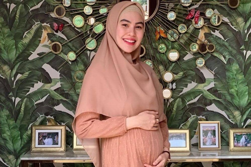 instagram.com/kartikaputriworld