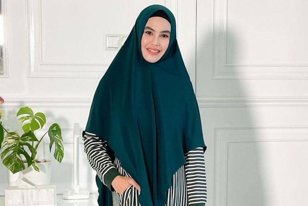 instagram.com/kartikaputriworld