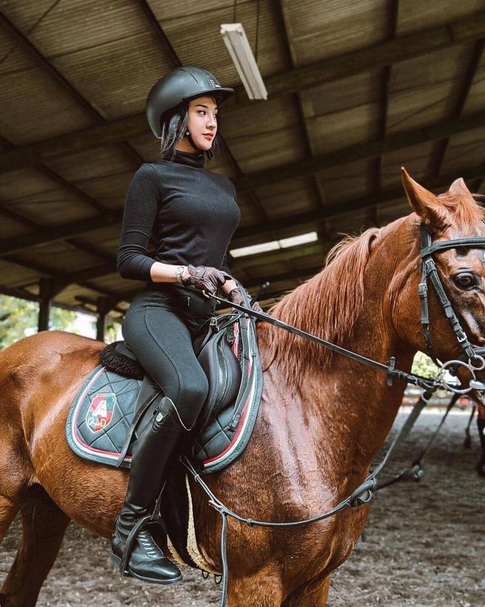 instagram.com/anyageraldine