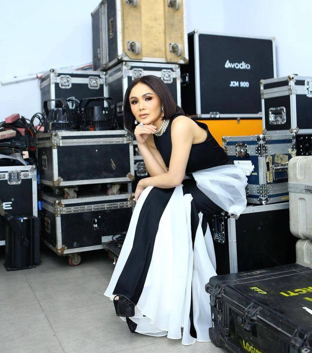 instagram.com/yunishara36