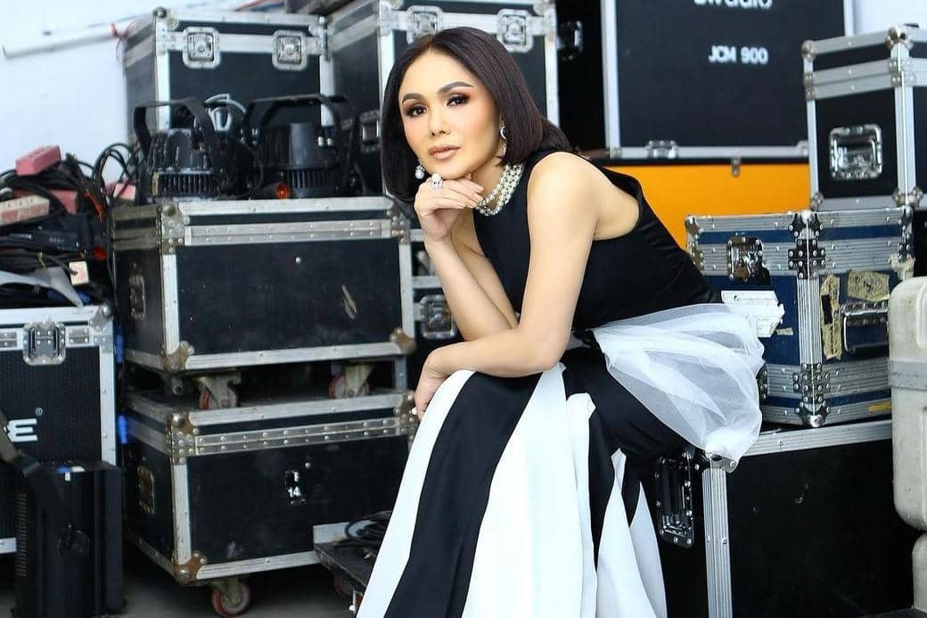 instagram.com/yunishara36